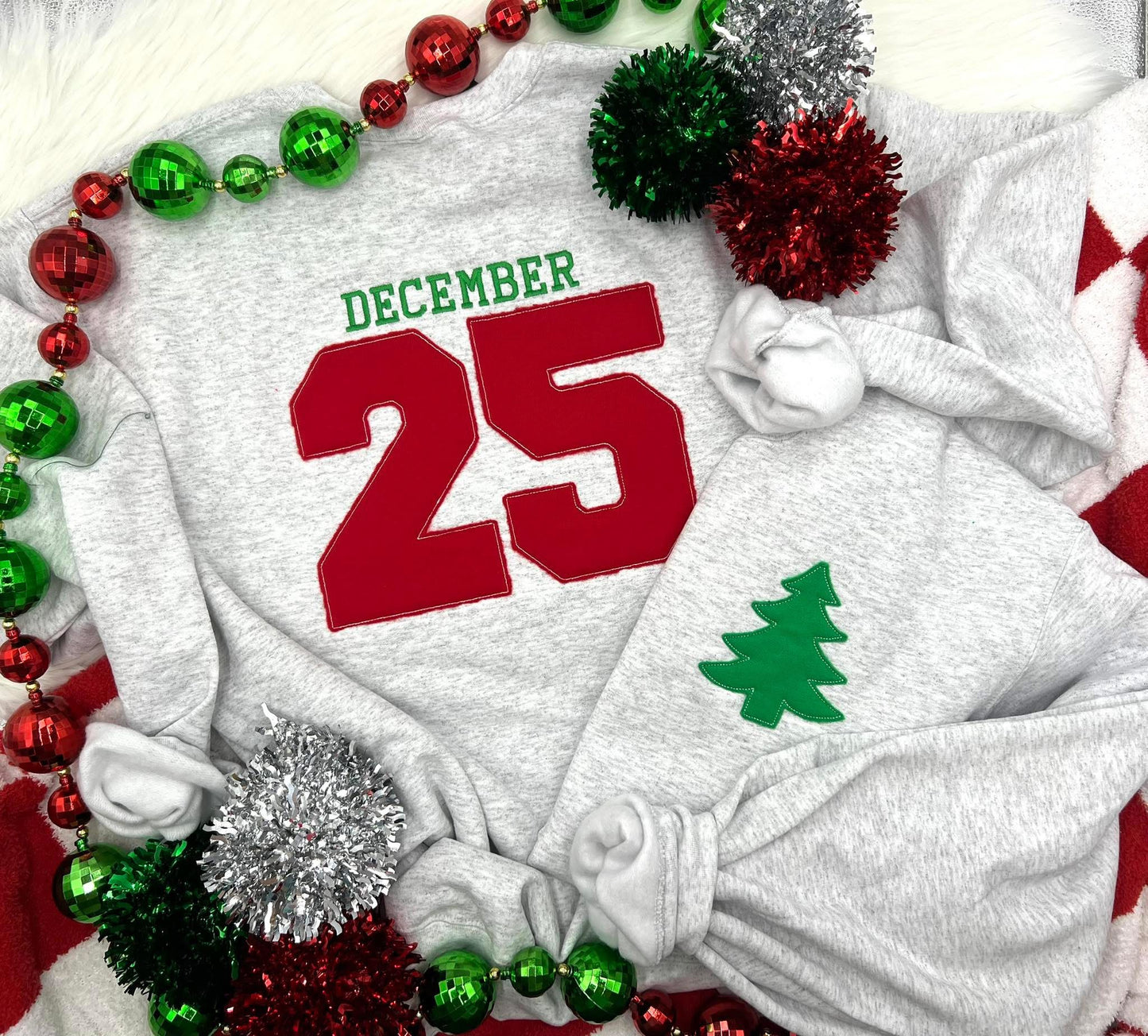 December 25 Raggy Crewneck