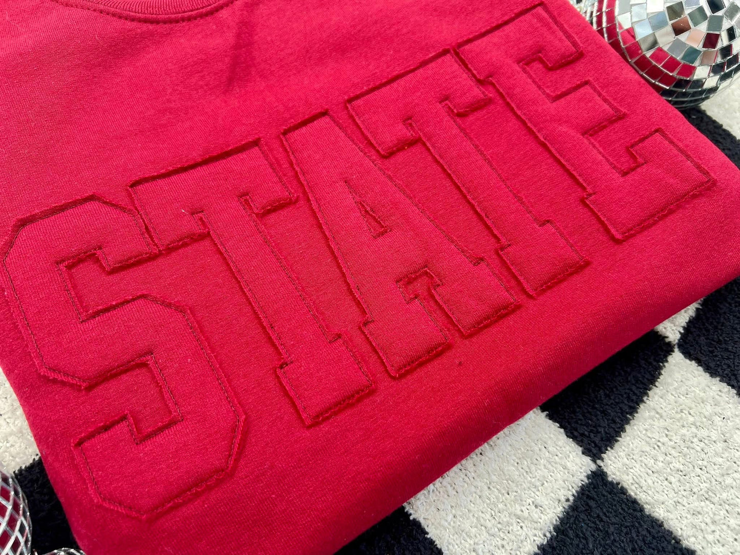 Raggy Embroidered Crewneck